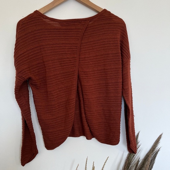 5/20$ Only Rust Ribbed Knit Top open back size small - Picture 5 of 6